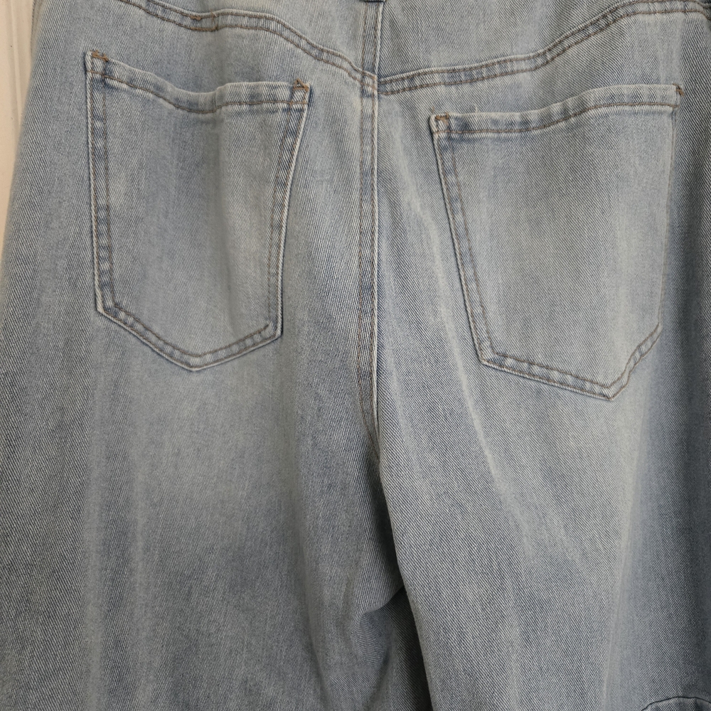 BCBG Blue Boyfriend Jeans with Classic Wash - Picture 11 of 13